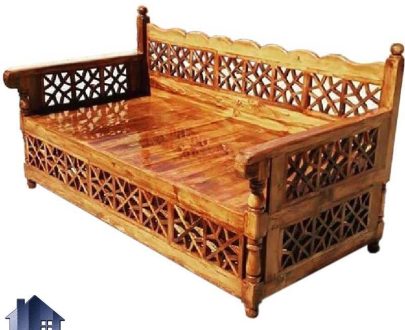 تخت چوبی سنتی سه نفره TrK237 که دارای تکیه گاه مشبک و مناسب برای رستوران قهوه خانه سفره خانه و فضای باز باغی و ویلا و تراس می‌باشد
