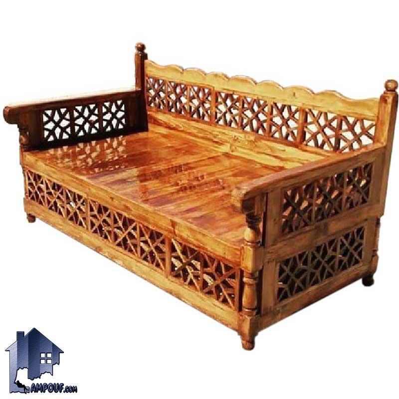 تخت چوبی سنتی سه نفره TrK237 که دارای تکیه گاه مشبک و مناسب برای رستوران قهوه خانه سفره خانه و فضای باز باغی و ویلا و تراس می‌باشد