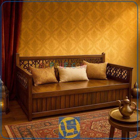 تخت چوبی سنتی چهار نفره TrK248 که دارای طراحی برای قهوه خانه و رستوران و سفره خانه ها و فضای باز به صورت سنتی و به صورت شیک و کلاسیک می‌باشد.