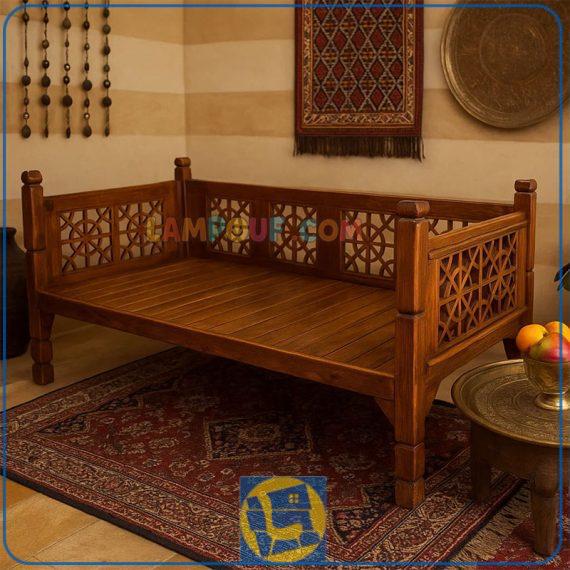 تخت چوبی سنتی 100*200 مدل TrK254 که دارای طراحی سنتی برای قهوه خانه و سفره خانه و رستوران به صورت خراطی شده ساخته شده است.