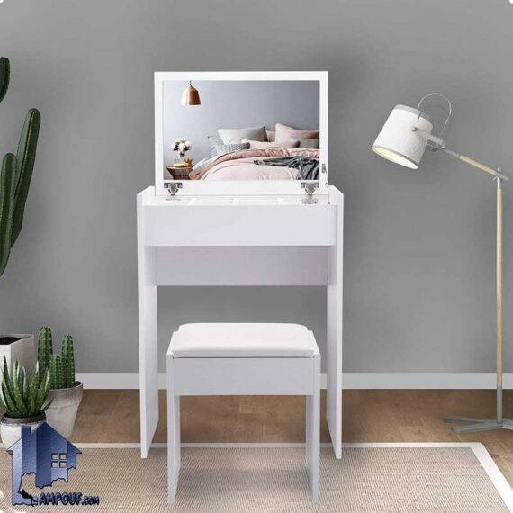 میز آرایش DJ332 دارای آینه تاشو و قفسه دار که به عنوان یک میز توالت و کنسول با طراحی به صورت کمجا در داخل اتاق خواب در کنار سرویس خواب استفاده می‌شود.