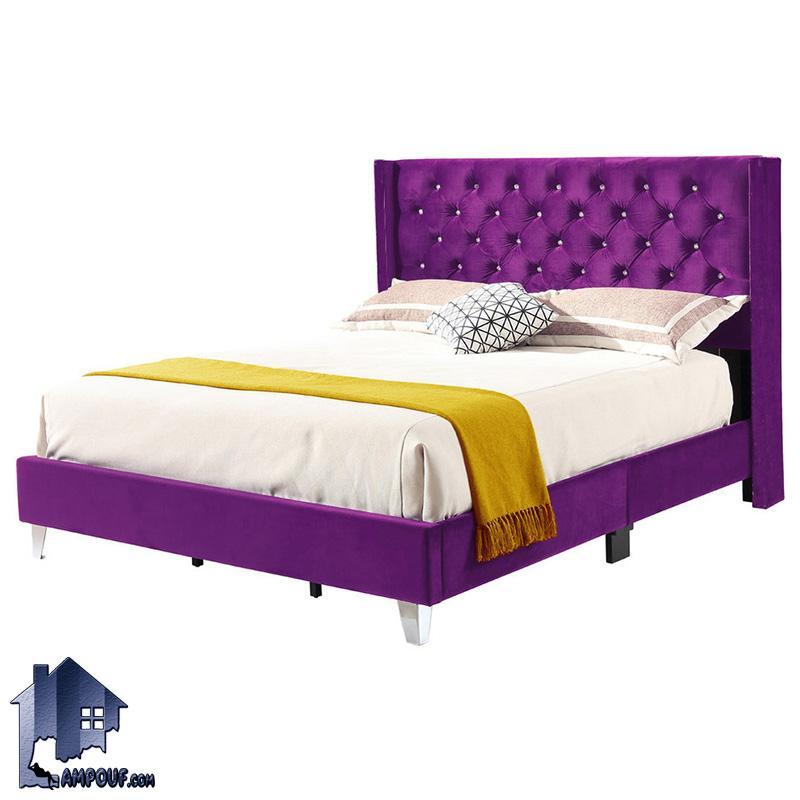 تخت خواب دو نفره DBJ114 دارای تاج لمسه کاری شده که به عنوان تختخواب و باکس دونفره چستر در داخل اتاق خواب و در کنار سرویس خواب و دکور خانگی قرار می‌گیرد.