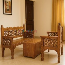 ست تخت چهارنفره سنتی مدل TRK111 که دارای جنس چوبی بوده و برای محیط های باغی و قهوه خانه و رستوران و سفره خانه سنتی و همچنین فضا های باز استفاده می‌شود.