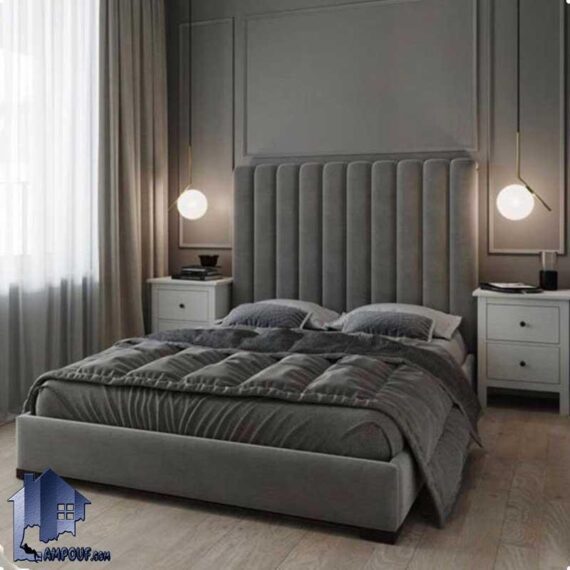 تخت خواب دو نفره DBRo413 دارای تاج چستر و لمسه که به عنوان ست تاج باکس و تختخواب دو نفره کینگ و کوئین در کنار سرویس خواب استفاده میشود تخت خواب یک نفره SBRo411 با تاج لمسه و چستر که به عنوان ست تاج باکس و تختخواب یکنفره در کنار سرویس خواب در اتاق خواب استفاده میشود.