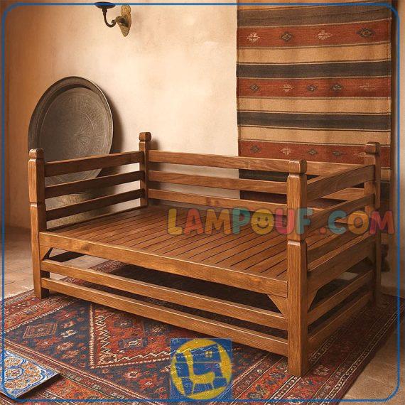 تخت سنتی دونفره TrK274 قابل استفاده در رستوران، کافی شاپ، فضای باز، آلاچیق، تراس و بالکن که به عنوان تخت باغی و قهوه خانه ای شناخته می‌شود.