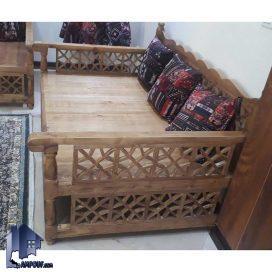 تخت سنتی سه نفره TrK271 به صورت چوبی که به عنوان تخت باغی، قهوه خانه ای و سفره خانه ای در فضای باز کافی شاپ و رستوران و منازل استفاده می‌شود