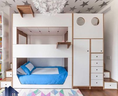 تخت خواب سه طبقه TBJ81 دارای کشو، کمد جالباسی و دراور که به عنوان تختخواب و سرویس خواب کمجا در اتاق نوجوان و بزرگسال استفاده می‌شود.