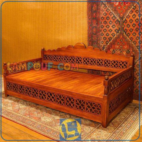 تخت سنتی هشت نفره TrK281 که به عنوان تخت چوبی باغی، قهوه خانه ای و سفره خانه ای در فضای باز منازل و کافی شاپ و رستوران استفاده میشود.