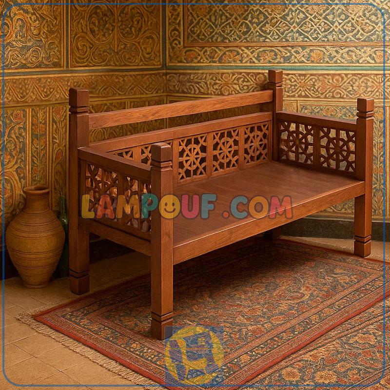 TrK285-1 تخت سنتی سه نفره TrK285 به صورت گره چینی چوبی که به عنوان تخت باغی قهوه خانه ای در فضای باز و رستوران و کافی شاپ سفره خانه استفاده میشود.