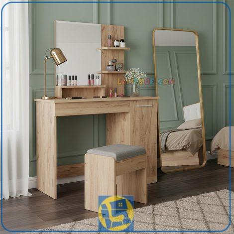 میز آرایش DJ581 دارای درب و قفسه و به صورت کشو دار که به عنوان میز کنسول و دراور و میز توالت و گریم در کنار سرویس خواب در اتاق قرار می‌گیرد.