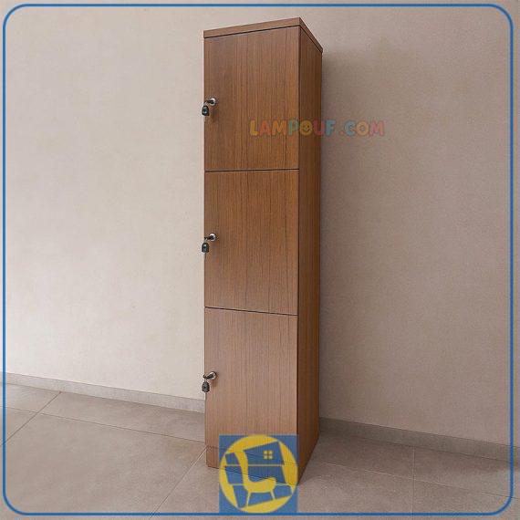 کمد باشگاهی GLj108 به صورت قفل دار که به عنوان کمد بایگانی و کمد رختکن در استخر و کارگاه و شرکت ها و ادارات و مدارس و دانشگاه استفاده می‌شود.