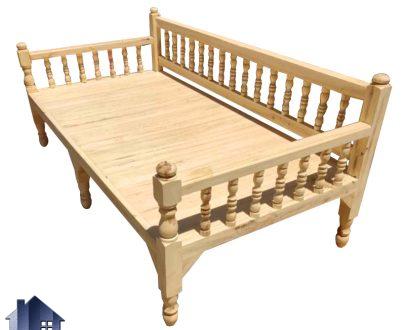 تخت سنتی چهار نفره TrK300 به صورت خراتی که به عنوان تخت باغی چوب و قهوه خانه ای در سفره خانه و رستوران و فضای باز و منزل استفاده می‌شود.