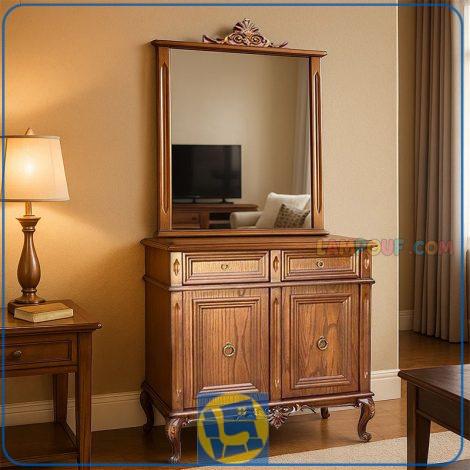 کنسول SCA709 چوبی منبت کاری شده دارای درب و کشو که به عنوان میز داخل سالنی آینه دار و میز آرایش و توالت و گریم در پذیرایی و در کنار سرویس خواب قرار می‌گیرد.