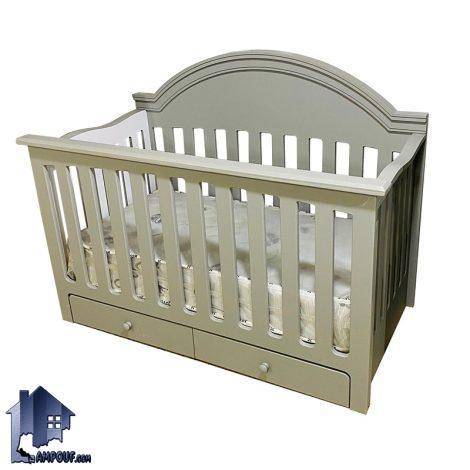 تخت خواب کودک CHE126 کشو دار و دارای حفاظ نرده ای و دراور در زیر تخت که به عنوان تختخواب نوزاد کنار سیسمونی و سرویس خواب کودک در اتاق خواب استفاده می‌شود.