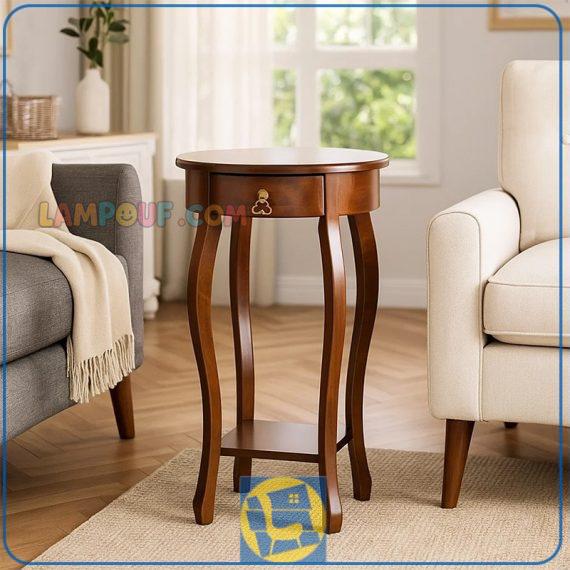 میز تلفن BSTA220، از جنس ام دی اف (با روکش چوب طبیعی راش)، دارای یک کشو و یک طبقه محصولی از چوب رنگ اخوان است.
