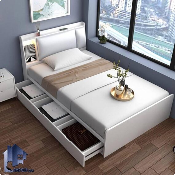 تخت خواب یک نفره SBJ245 باکس دار و کشو دار با تاج ویترین دار که به عنوان تختخواب و سرویس خواب کمجا در اتاق نوجوان و بزرگسال استفاده می‌شود.