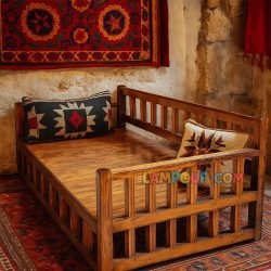 تخت سنتی 4 نفره TrK314 دارای طراحی بسیار زیبا و مناسب برای محیط های مختلف خانگی و تجاری که دارای سبک دکوراسیون کلاسیک هستند.