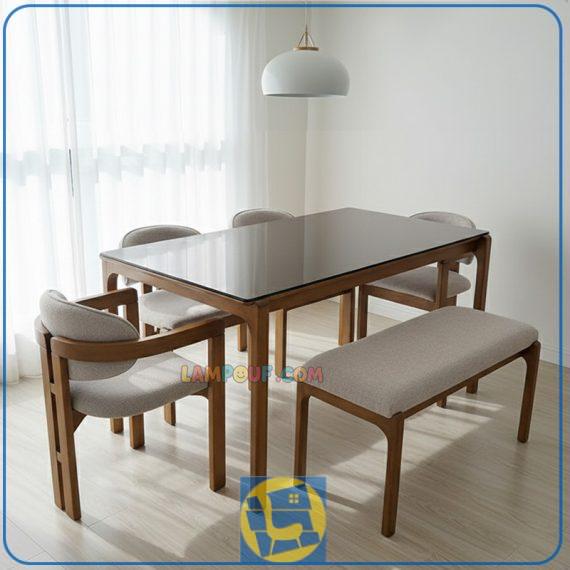 ست میز نهارخوری DTB119 دارای سه سایز چهار و شش و هشت نفره که به عنوان ست میز ناهار خوری در آشپزخانه و پذیرایی قابل استفاده میباشد.
