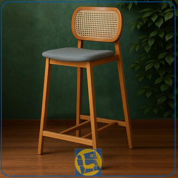 صندلی اپن BSB125 دارای بدنه چوبی با نشیمن نرم و تکیه گاه حصیری به عنوان صندلی اپن و بار در کنار انواع میز های کانتر و پیشخوان و … استفاده میشود.