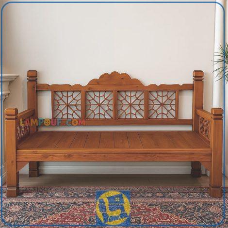 تخت سنتی سه نفره TrK316 ساخته شده از چوب طبیعی که به عنوان تخت قهوه خانه ای در منازل، رستوران، کافی شاپ و یا فضای بیرون استفاده می‌شود.