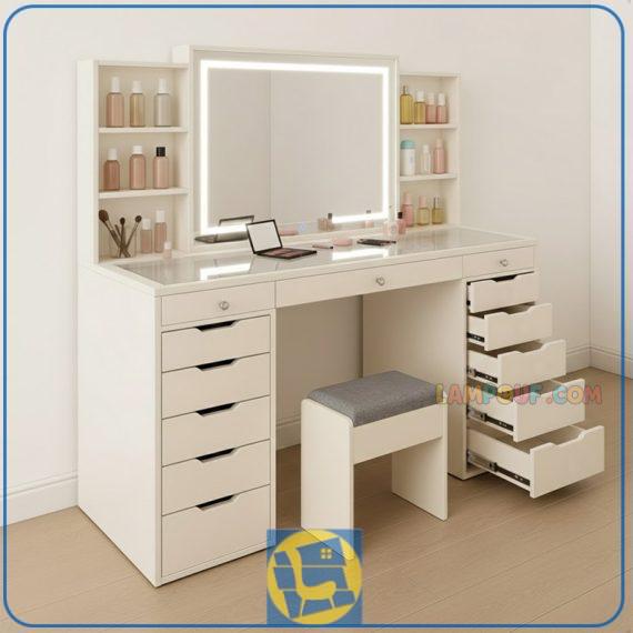 میز آرایش لامپ دار DJ752 دارای صفحه شیشه ای به صورت ویترین روی میز که به عنوان میژ گریم یا توالت چراغ دار در اتاق نوجوان و بزرگسال استفاده می‌شود.